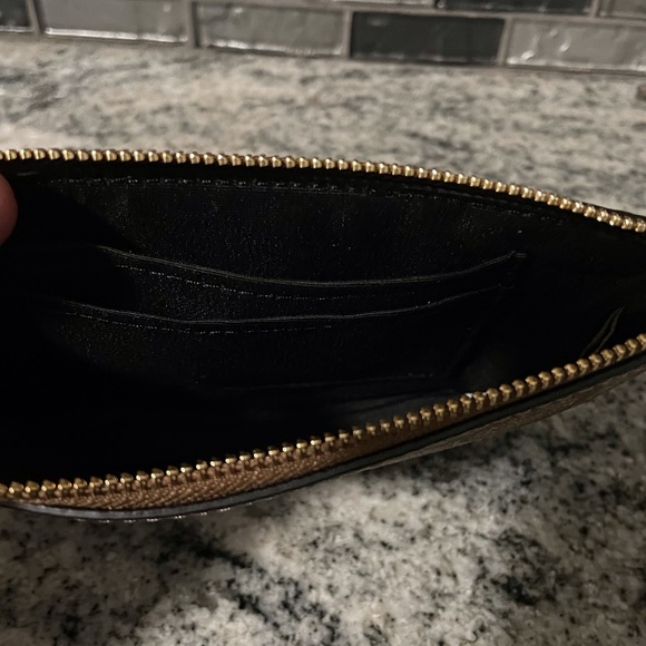 🖤 Coach Wristlet 🖤 - Picture 3 of 5